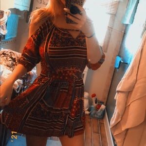 Cold shoulder dress. Small